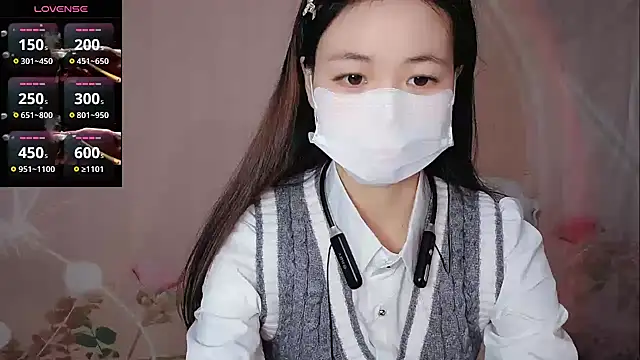 Snapshot of Lele-Baby chatting on 12-20-25, 01:12 Lele-Baby online show from 12-20-25, 01:12