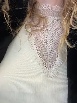 Snapshot of Bikergirl_97 chatting on 11-11-25, 02:06 Bikergirl 97 online show from 11-11-25, 02:06