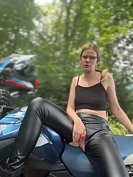 Snapshot of Bikergirl_97 chatting on 07-17-26, 11:39 Bikergirl 97 online show from 07-17-26, 11:39