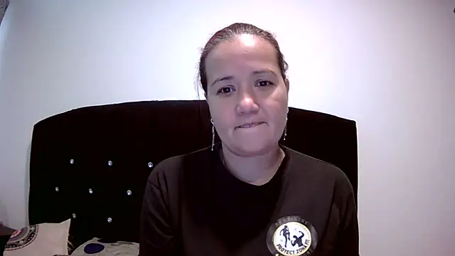 Snapshot of Gabrielajewel_ chatting on 11-15-25, 05:20 Gabrielajewel online show from 11-15-25, 05:20