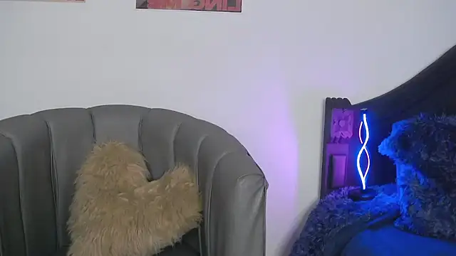 CoralieBronson online show from 02-14-26, 03:47