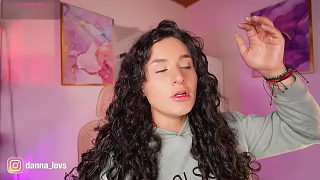 Dannaa Lovs online show from 02-13-26, 02:02