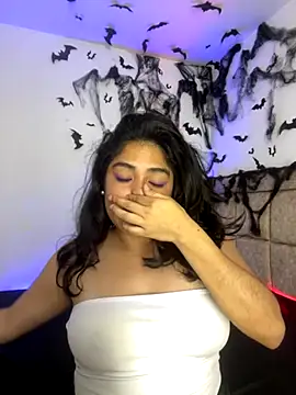 Snapshot of EmilyNoir1 chatting on 10-28-25, 12:03 EmilyNoir1 online show from 10-28-25, 12:03