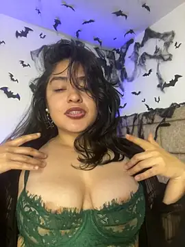 Snapshot of EmilyNoir1 chatting on 11-02-25, 01:41 EmilyNoir1 online show from 11-02-25, 01:41