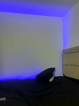 Snapshot of EmilyNoir1 chatting on 11-05-25, 12:21 EmilyNoir1 online show from 11-05-25, 12:21