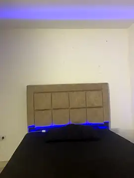 Snapshot of EmilyNoir1 chatting on 11-22-25, 12:31 EmilyNoir1 online show from 11-22-25, 12:31