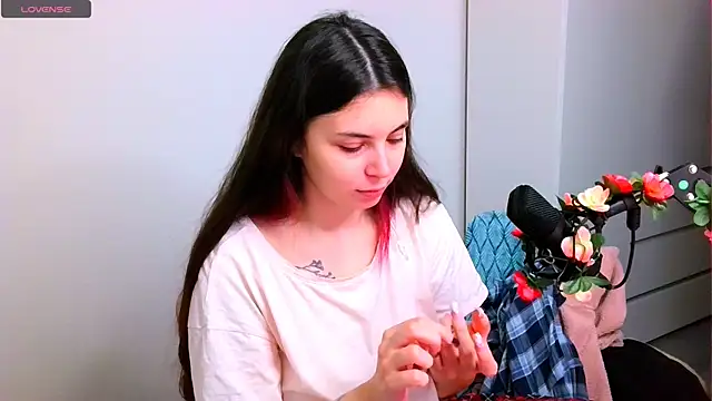 Snapshot of peachyness chatting on 11-26-25, 03:35 peachyness online show from 11-26-25, 03:35