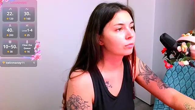 Snapshot of peachyness chatting on 11-27-25, 04:09 peachyness online show from 11-27-25, 04:09