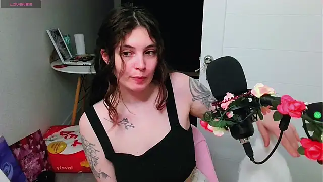 Snapshot of peachyness chatting on 06-16-26, 10:01 peachyness online show from 06-16-26, 10:01