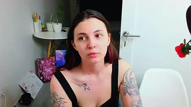 Snapshot of peachyness chatting on 07-19-26, 11:30 peachyness online show from 07-19-26, 11:30