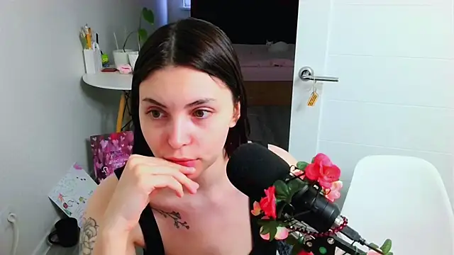 Snapshot of peachyness chatting on 07-20-26, 05:37 peachyness online show from 07-20-26, 05:37