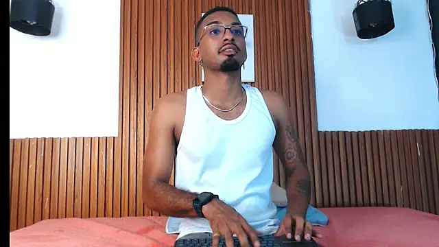 Darwin mayo online show from 04-10-26, 05:28