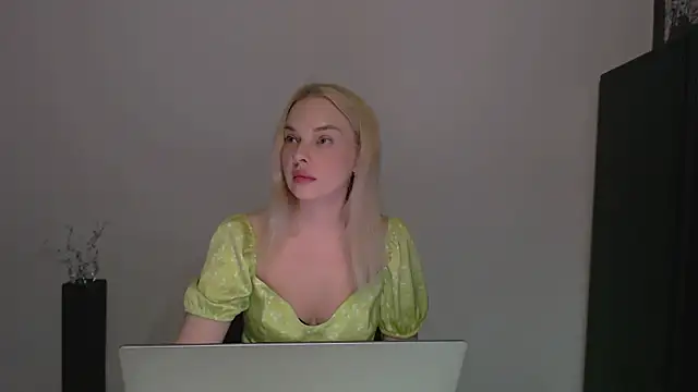 Lia noo regrets online show from 04-17-26, 04:43