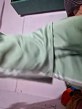 Snapshot of Cuteboy_here chatting on 10-17-25, 03:10 Cuteboy here online show from 10-17-25, 03:10