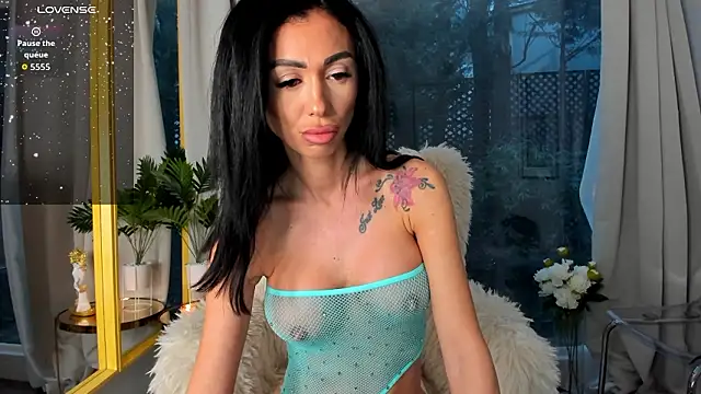 ParissHiltonX online show from 02-12-26, 05:24