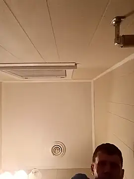 Snapshot of discrCs chatting on 01-11-26, 01:21 discrCs online show from 01-11-26, 01:21