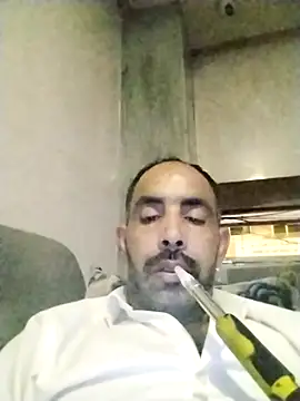 Snapshot of salimbasha chatting on 09-25-25, 06:55 salimbasha online show from 09-25-25, 06:55