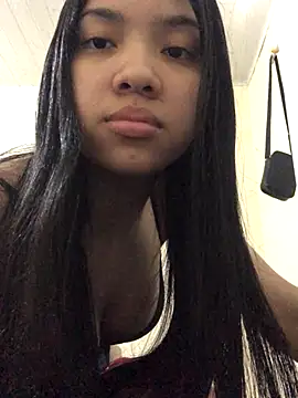 Snapshot of ashleyy20 chatting on 12-03-25, 06:17 ashleyy20 online show from 12-03-25, 06:17