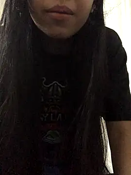 Snapshot of ashleyy20 chatting on 12-14-25, 08:20 ashleyy20 online show from 12-14-25, 08:20