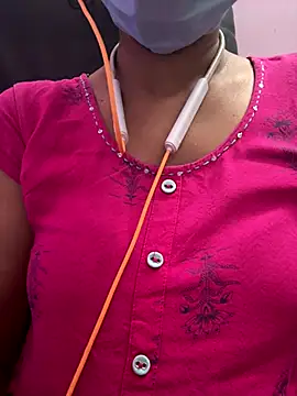 Snapshot of Tamil_Anushya chatting on 12-15-25, 07:07 Tamil Anushya online show from 12-15-25, 07:07