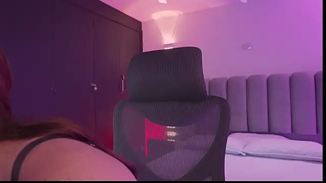 Snapshot of AlliceLover chatting on 11-26-25, 12:17 AlliceLover online show from 11-26-25, 12:17