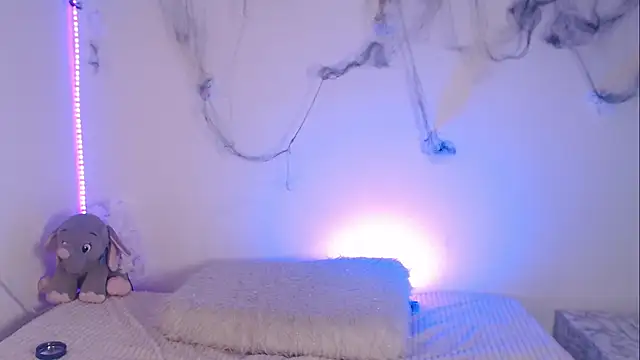 Lia  1 online show from 10-22-25, 09:36