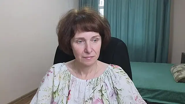 Lia Tito online show from 10-22-25, 06:24