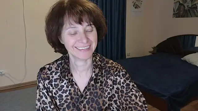 Lia Tito online show from 11-29-25, 06:16