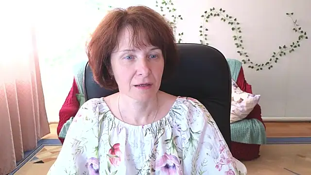 Snapshot of Lia_Tito chatting on 06-25-26, 06:40 Lia Tito online show from 06-25-26, 06:40