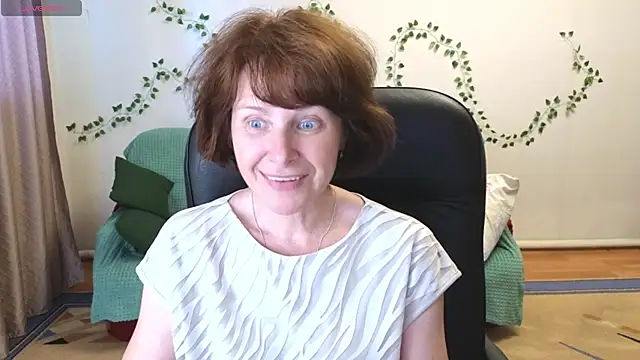 Snapshot of Lia_Tito chatting on 07-06-26, 03:03 Lia Tito online show from 07-06-26, 03:03
