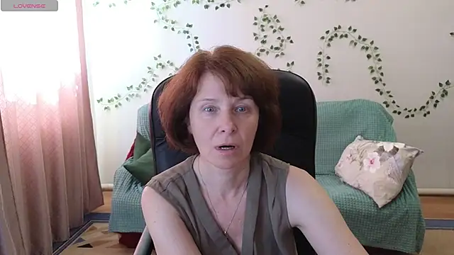 Snapshot of Lia_Tito chatting on 07-10-26, 06:17 Lia Tito online show from 07-10-26, 06:17