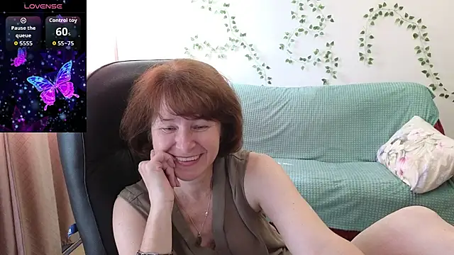 Snapshot of Lia_Tito chatting on 07-16-26, 05:57 Lia Tito online show from 07-16-26, 05:57
