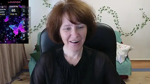 Snapshot of Lia_Tito chatting on 07-17-26, 06:31 Lia Tito online show from 07-17-26, 06:31
