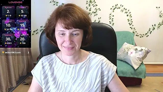 Snapshot of Lia_Tito chatting on 07-20-26, 12:40 Lia Tito online show from 07-20-26, 12:40