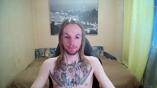 Snapshot of AdamDickens chatting on 05-07-26, 01:00 AdamDickens online show from 05-07-26, 01:00
