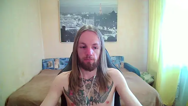 Snapshot of AdamDickens chatting on 07-11-26, 01:03 AdamDickens online show from 07-11-26, 01:03