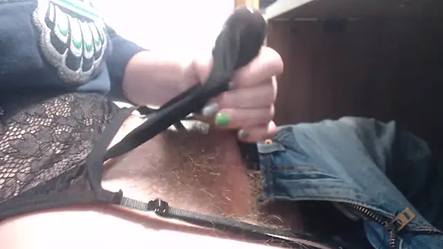 Snapshot of Ilovethetip chatting on 09-12-25, 05:13 Ilovethetip online show from 09-12-25, 05:13