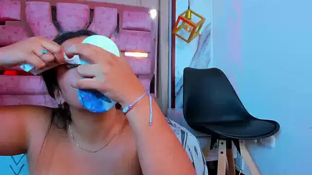 Snapshot of SamaelAndLilitt chatting on 10-08-25, 10:24 SamaelAndLilitt online show from 10-08-25, 10:24