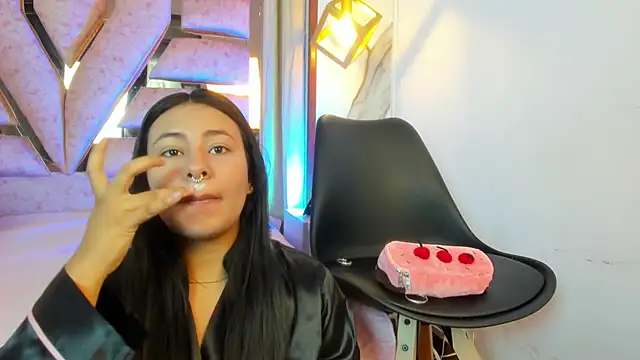 Snapshot of SamaelAndLilitt chatting on 10-14-25, 11:00 SamaelAndLilitt online show from 10-14-25, 11:00