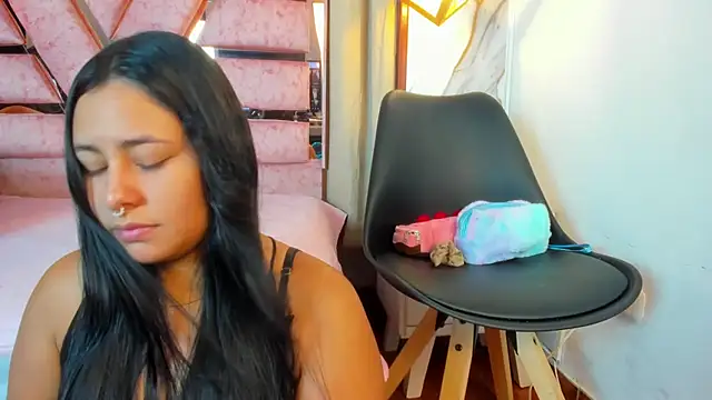 Snapshot of SamaelAndLilitt chatting on 10-15-25, 10:37 SamaelAndLilitt online show from 10-15-25, 10:37