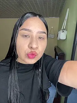 Snapshot of BELLAALEJA chatting on 04-05-26, 04:26 BELLAALEJA online show from 04-05-26, 04:26
