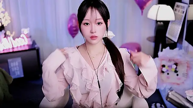 coward by online show from 04-13-26, 09:37