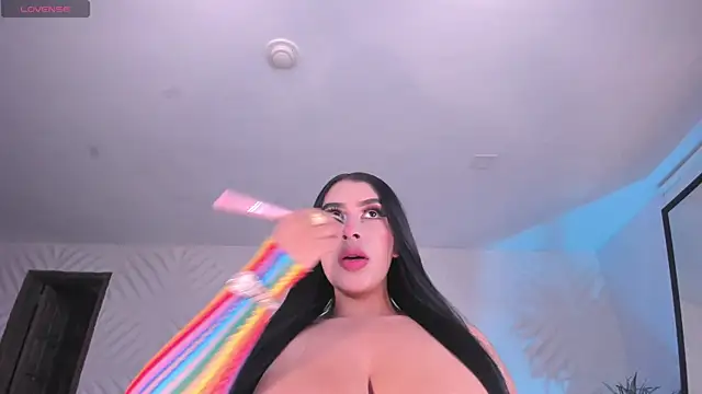 LeahLombardi  online show from 11-07-25, 03:39