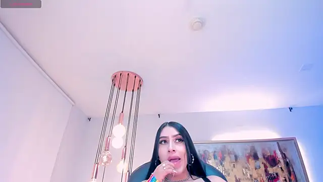 LeahLombardi  online show from 01-09-26, 03:42