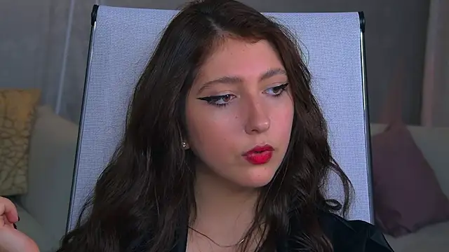 Snapshot of Mary_Miiller chatting on 10-22-25, 11:54 Mary Miiller online show from 10-22-25, 11:54