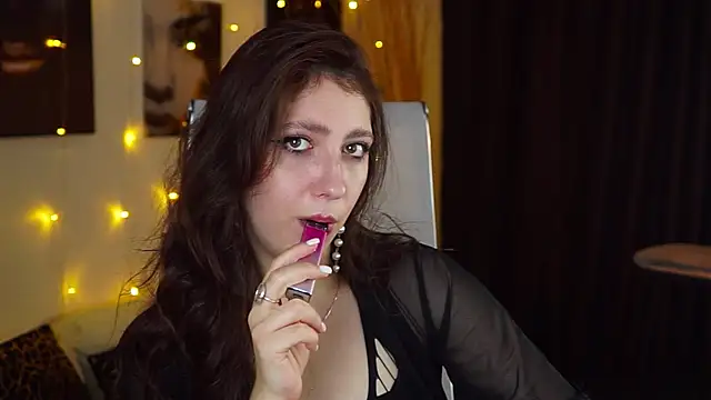 Snapshot of Mary_Miiller chatting on 11-26-25, 10:16 Mary Miiller online show from 11-26-25, 10:16