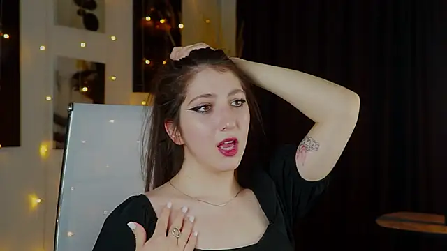 Snapshot of Mary_Miiller chatting on 12-02-25, 09:36 Mary Miiller online show from 12-02-25, 09:36