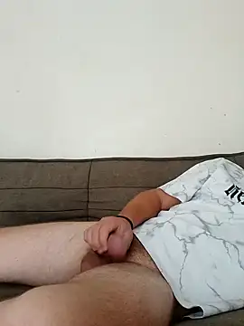 Snapshot of Makis09 chatting on 10-06-25, 09:07 Makis09 online show from 10-06-25, 09:07