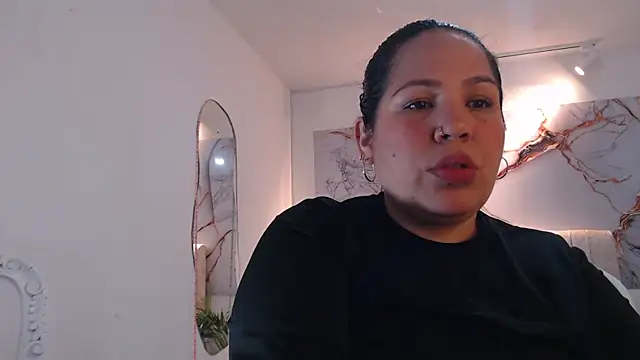 Ashley Grahaam online show from 10-04-25, 01:03