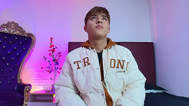 Lucass love online show from 03-28-26, 01:11